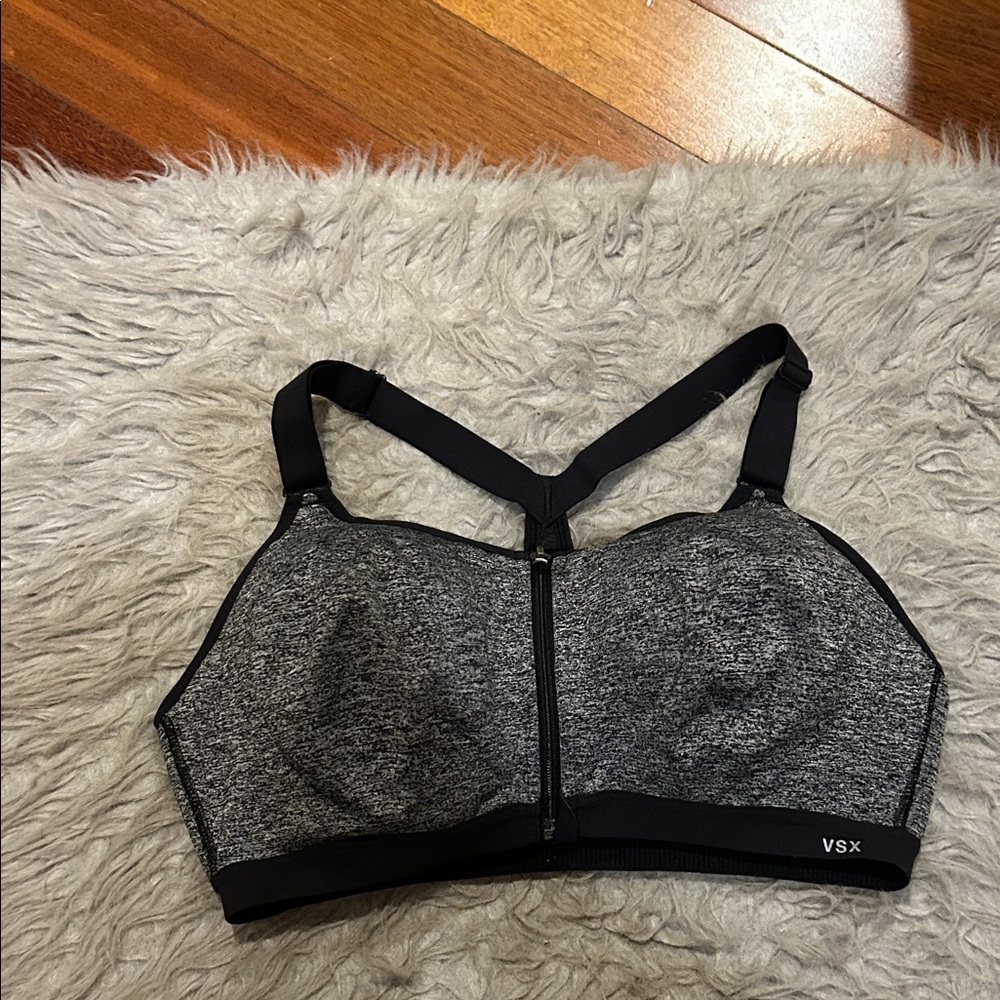 Victoria‎ Secret Sport VSX Gray And Black Front Envlckosure Sports Bra